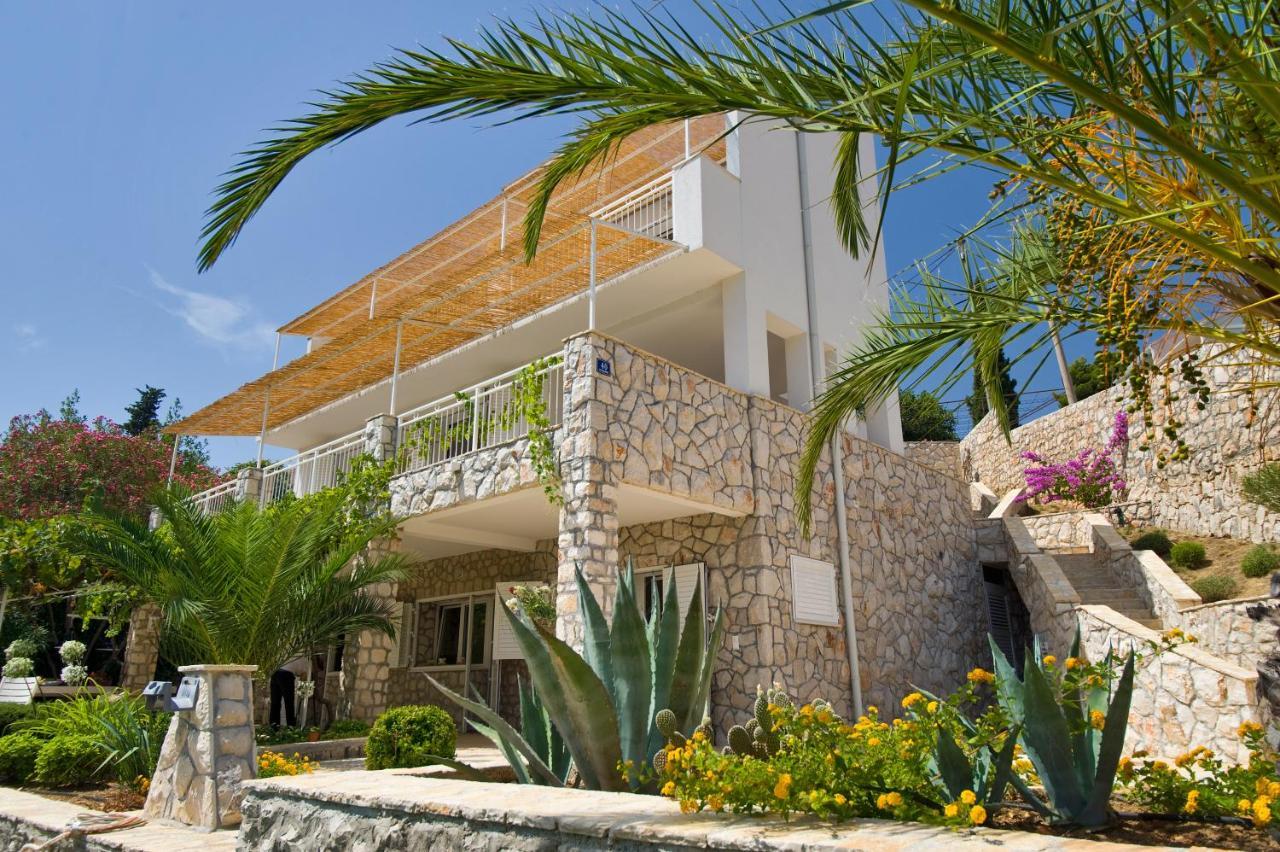 Holiday Home Duje โตรกีร์ ภายนอก รูปภาพ