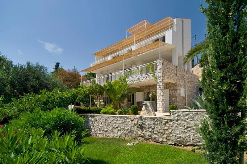 Holiday Home Duje โตรกีร์ ภายนอก รูปภาพ