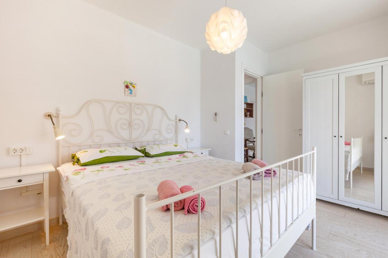 Holiday Home Duje โตรกีร์ ภายนอก รูปภาพ