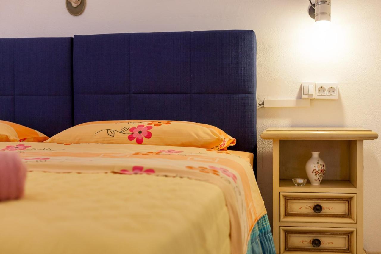 Holiday Home Duje โตรกีร์ ภายนอก รูปภาพ