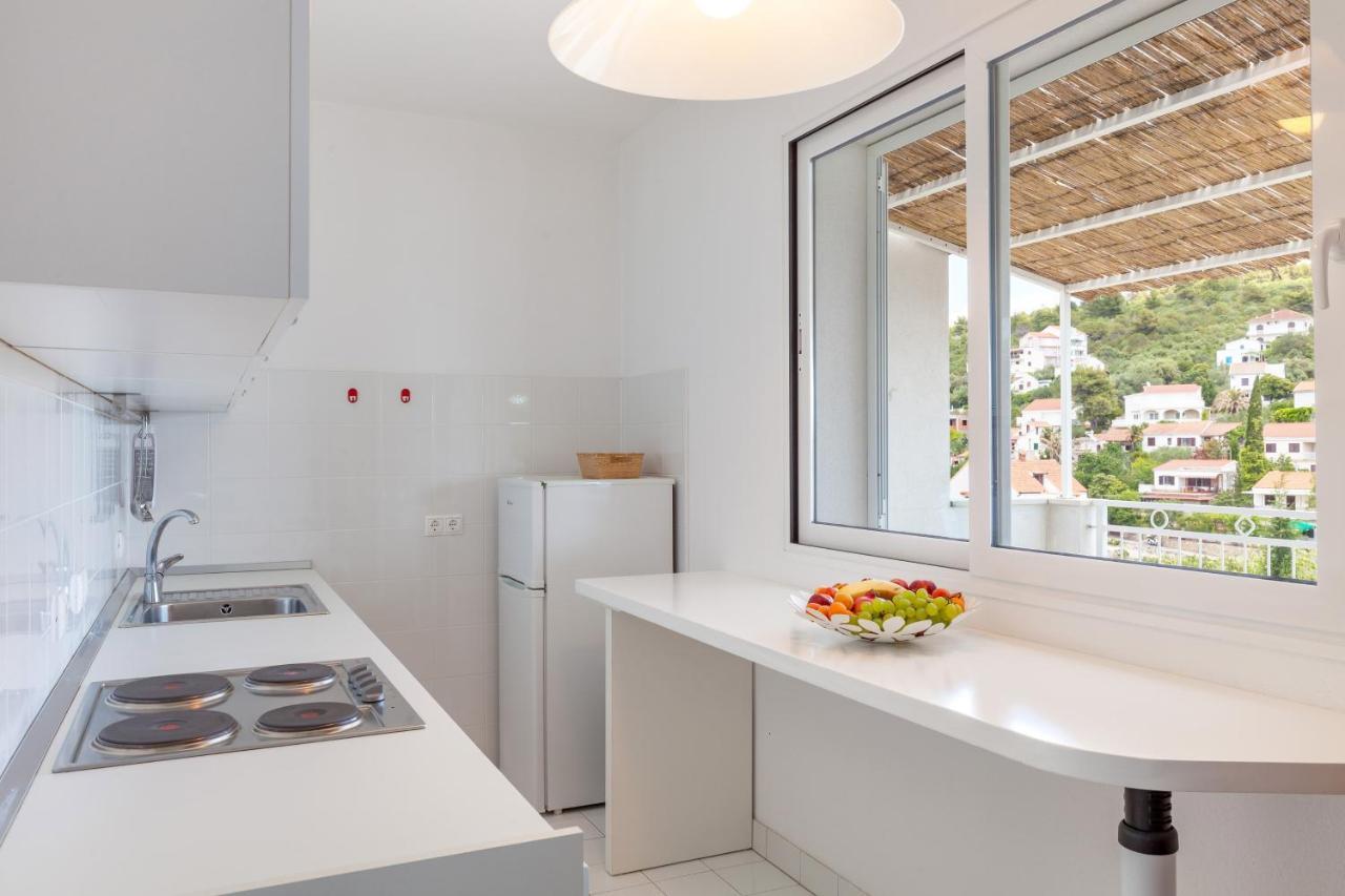 Holiday Home Duje โตรกีร์ ภายนอก รูปภาพ