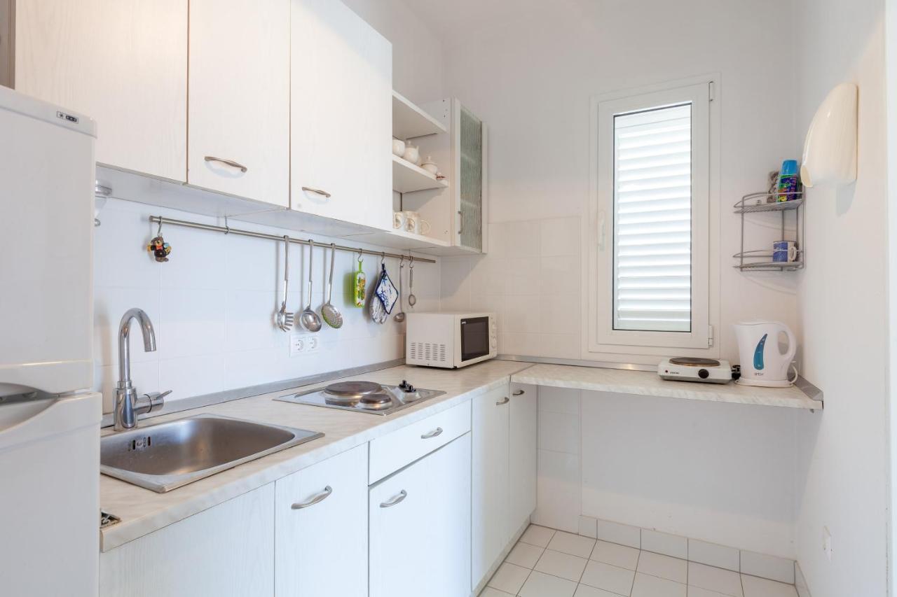 Holiday Home Duje โตรกีร์ ภายนอก รูปภาพ