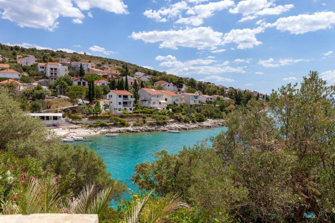 Holiday Home Duje โตรกีร์ ภายนอก รูปภาพ