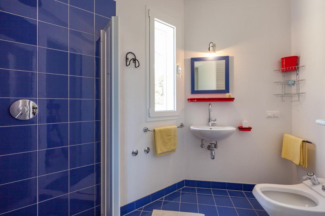 Holiday Home Duje โตรกีร์ ภายนอก รูปภาพ