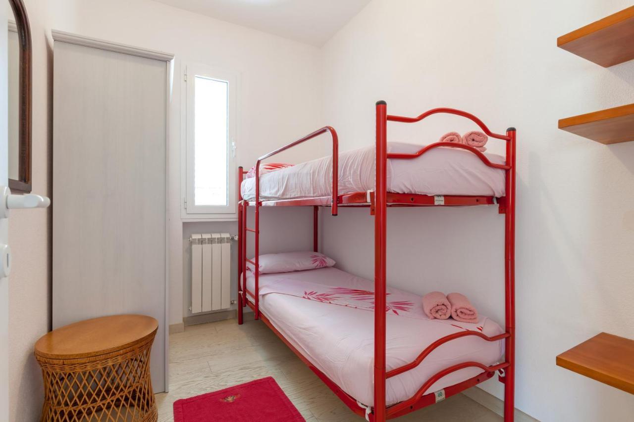 Holiday Home Duje โตรกีร์ ภายนอก รูปภาพ